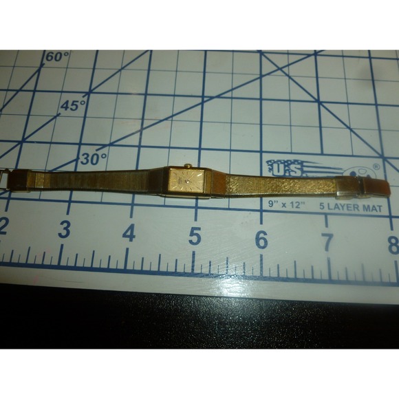 Vintage Seiko Quartz Womens‎ Watch Gold Tone Rectangle 2E20-5029 Textured Band main image 5